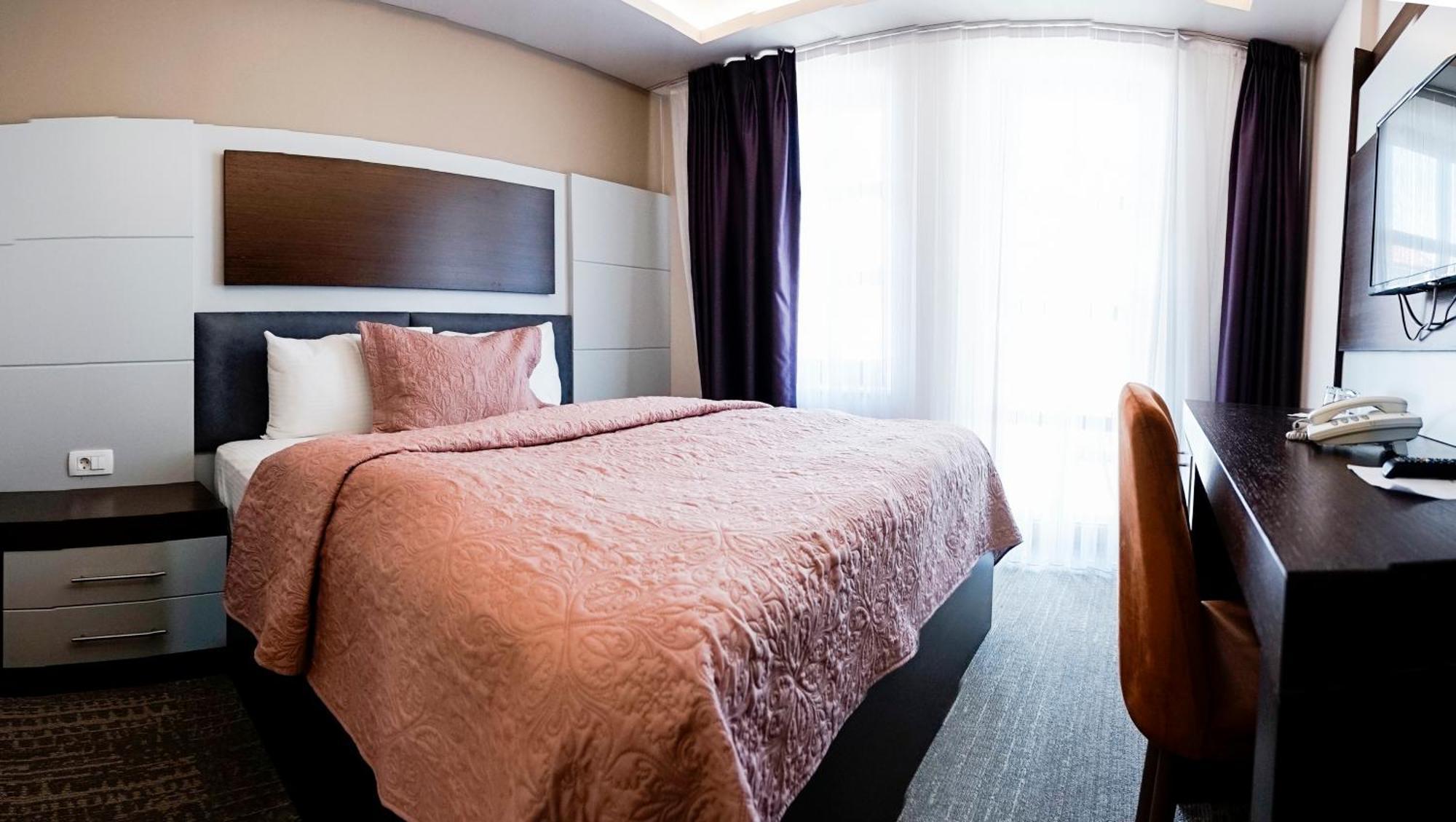 Hotel Prizreni Zewnętrze zdjęcie