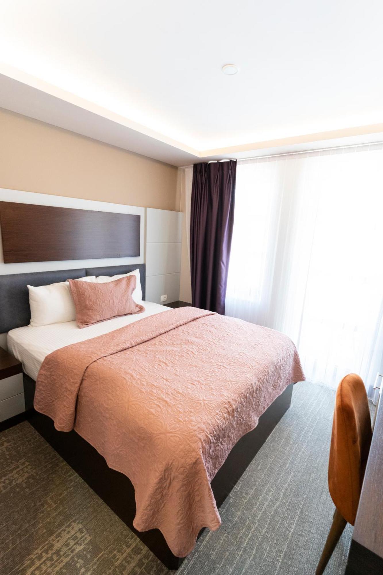Hotel Prizreni Zewnętrze zdjęcie
