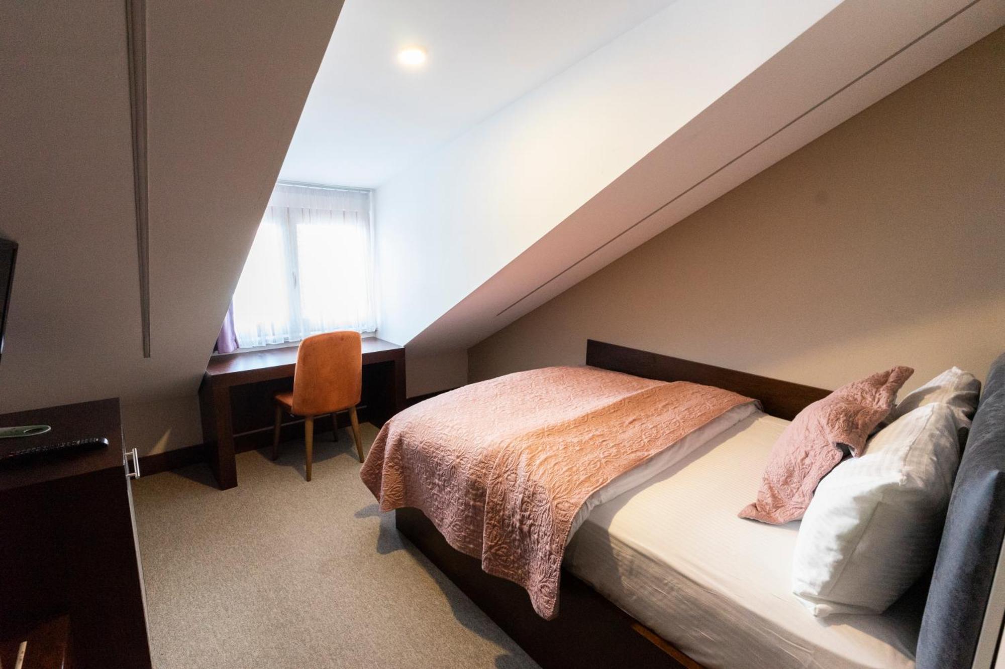 Hotel Prizreni Zewnętrze zdjęcie