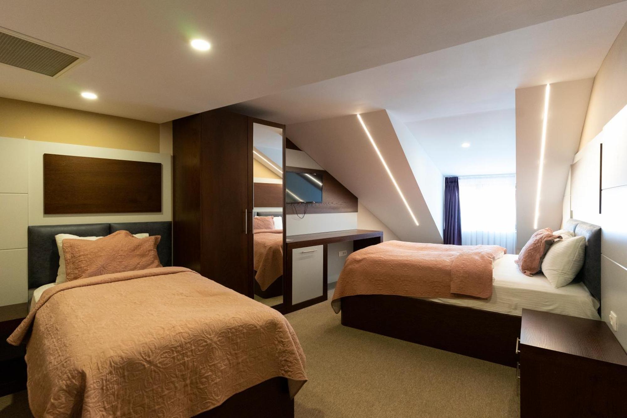 Hotel Prizreni Zewnętrze zdjęcie